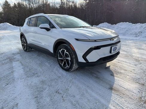 New 2026 Chevrolet Equinox EV LT w/ LPO, All-Weather Mat Package image 9