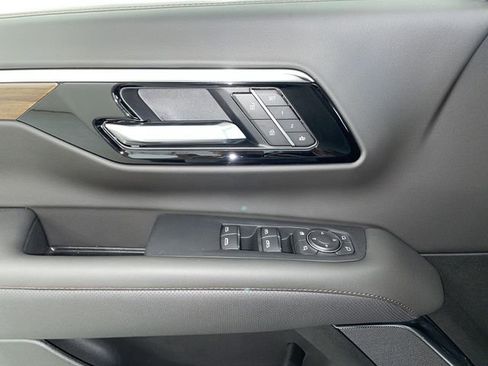 New 2026 Chevrolet Suburban High Country AWD/4WD image 31