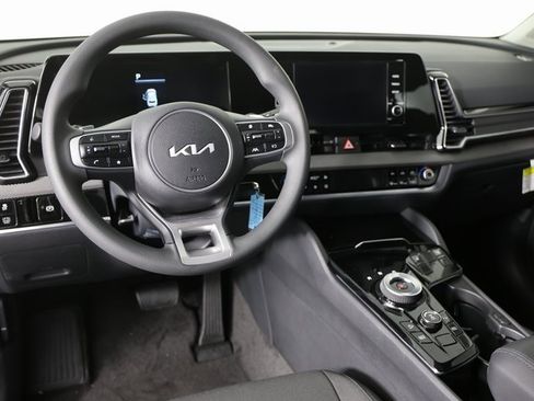 New 2025 Kia Sportage LX image 11