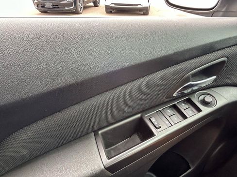 Used 2015 Chevrolet Cruze LT FWD image 25