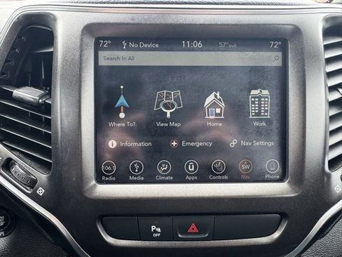 Used 2019 Jeep Cherokee Trailhawk image 29