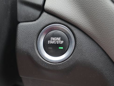 Used 2021 Chevrolet Equinox LS w/ LS Convenience Package AWD/4WD image 8