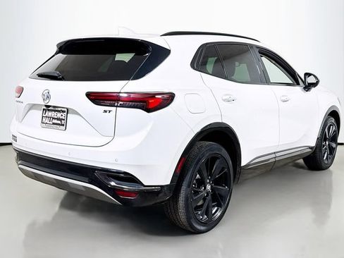 Used 2022 Buick Envision Essence w/ Technology Package I FWD image 4