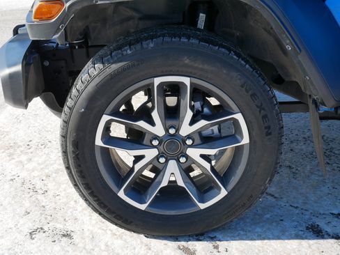 Used 2025 Jeep Wrangler Sport S w/ Convenience Group image 15