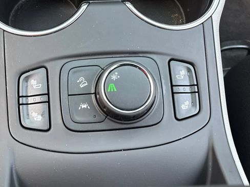 Used 2024 GMC Terrain SLE w/ Driver Convenience Package FWD image 21