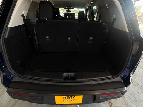 Used 2025 Nissan Pathfinder SV image 35