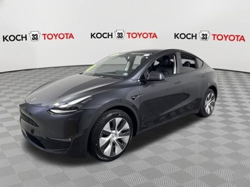 Used 2024 Tesla Model Y Long Range image 3