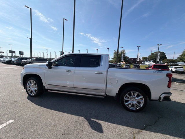 Used 2022 Chevrolet Silverado 1500 High Country w/ High Country Premium Package AWD/4WD image 6