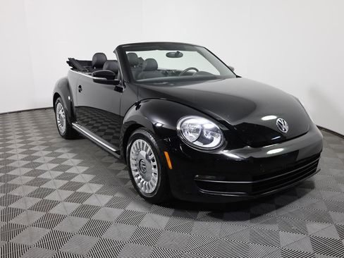 Used 2014 Volkswagen Beetle 1.8T image 3