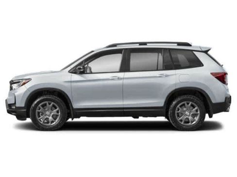 Used 2025 Honda Passport TrailSport image 4