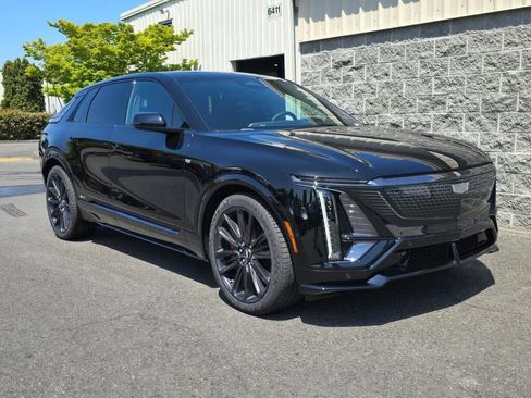 New 2026 Cadillac Lyriq V AWD/4WD image 10