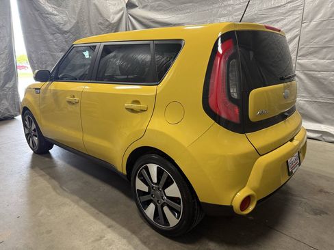 Used 2014 Kia Soul ! w/ Sun & Sound Package FWD image 4