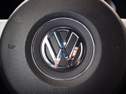 Used 2017 Volkswagen Beetle 1.8T S image 28