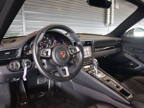 Used 2018 Porsche 911 Carrera T RWD image 4