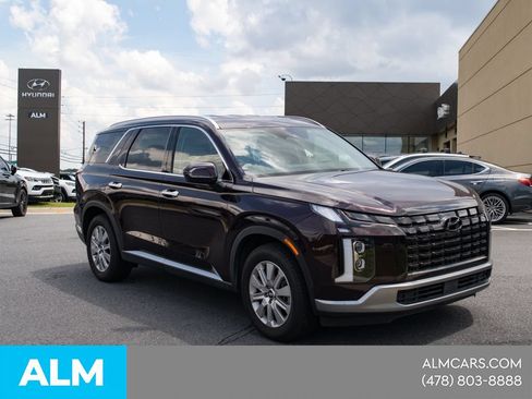 Used 2024 Hyundai Palisade SEL FWD image 2