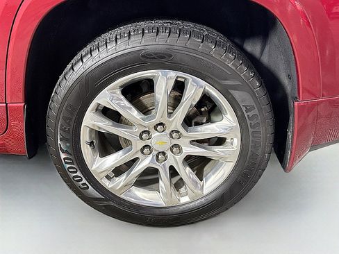 Used 2018 Chevrolet Traverse High Country w/ LPO, 'HIT The Road' Package image 33