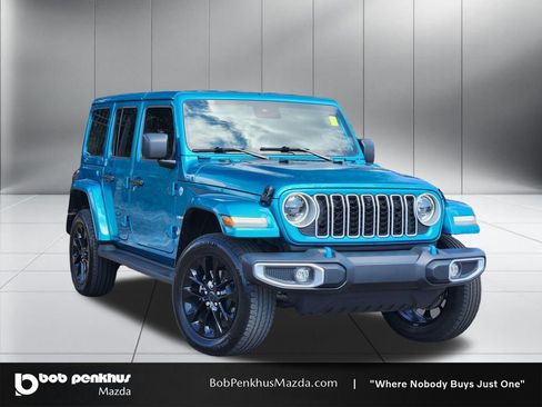 Used 2024 Jeep Wrangler Unlimited Sahara w/ Technology Group AWD/4WD image 1