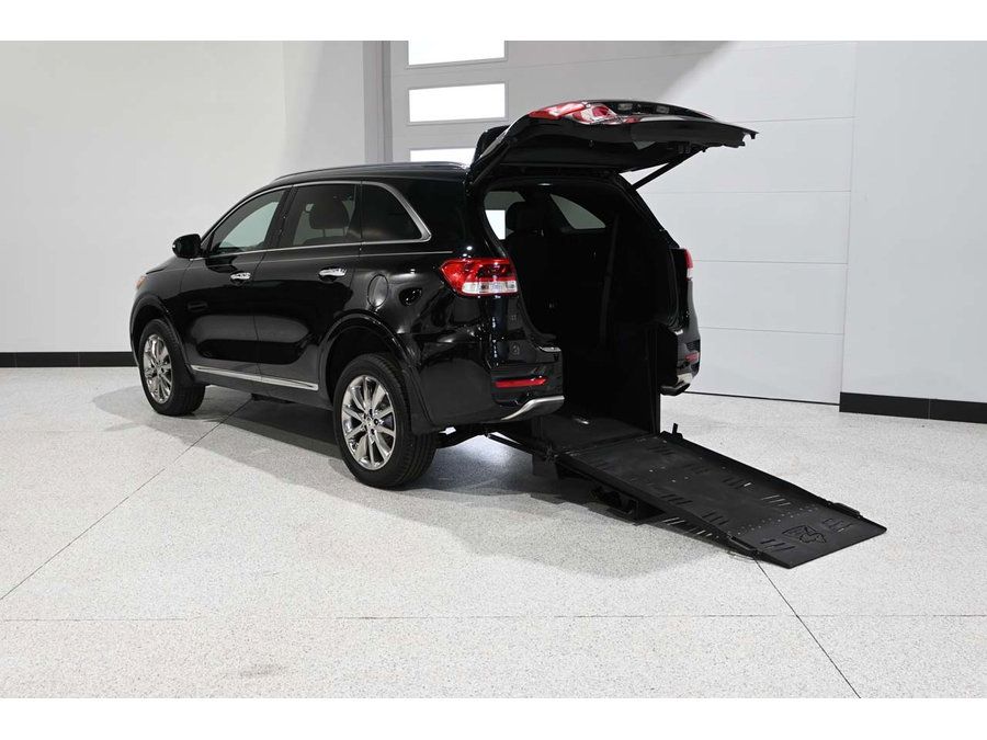 Used 2018 Kia Sorento SX FWD image 2