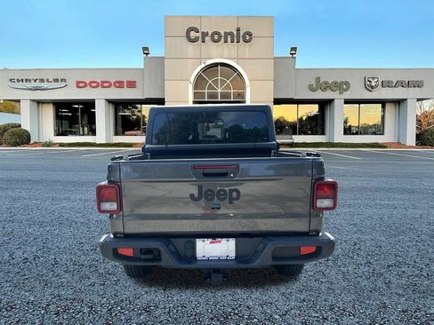 Used 2022 Jeep Gladiator Sport AWD/4WD image 4