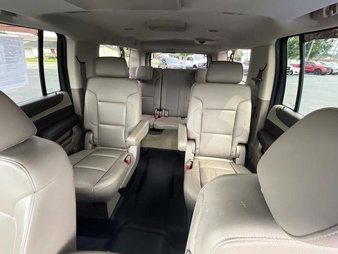 Used 2017 Chevrolet Suburban Premier AWD/4WD image 32