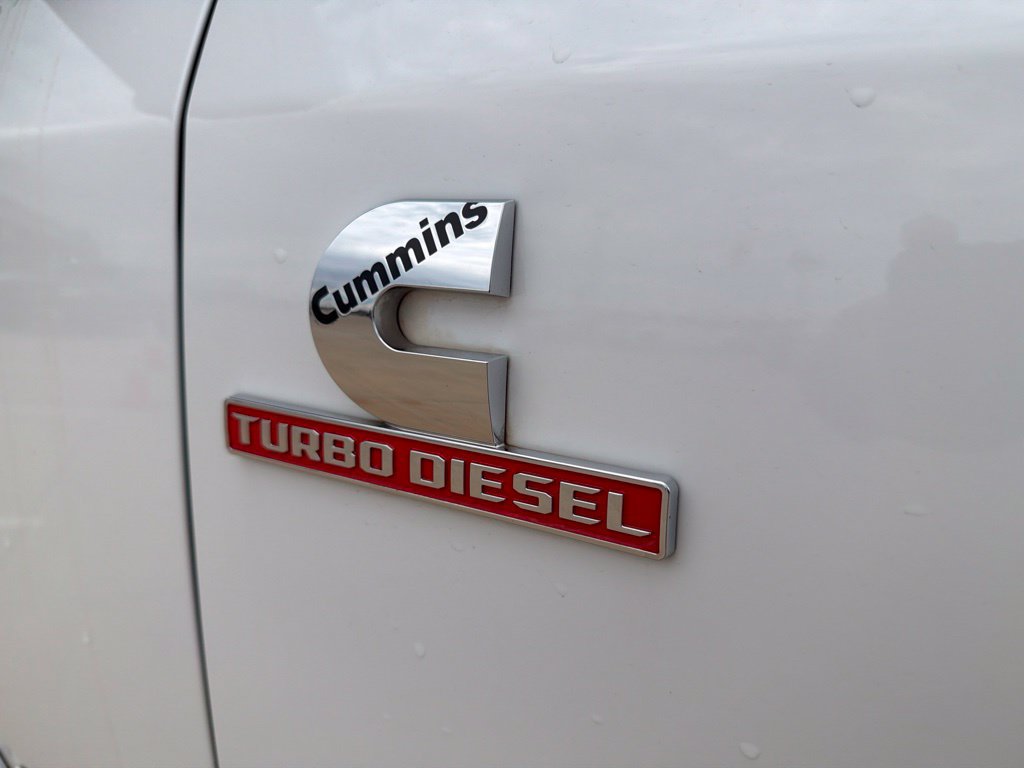 Used 2025 RAM 3500 Laramie AWD/4WD image 9