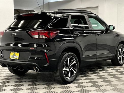 Used 2023 Chevrolet TrailBlazer RS FWD image 12