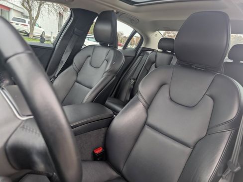 Used 2022 Volvo S60 T8 R-Design Expression w/ Protection Package Premier image 19