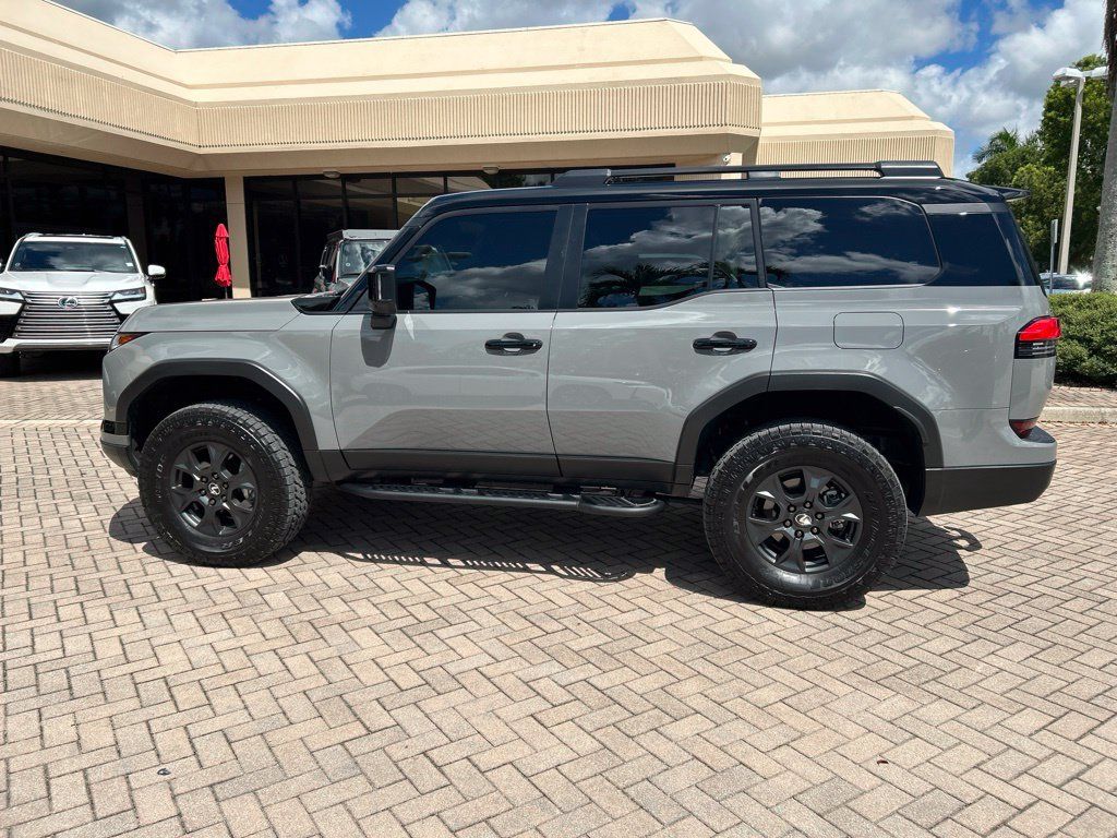 Used 2025 Lexus GX 550 AWD/4WD image 6