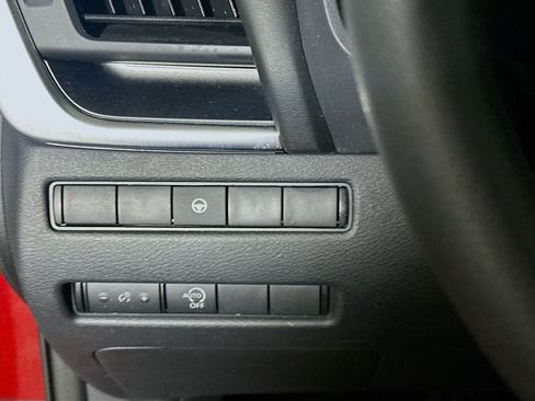 Used 2023 Nissan Rogue SV image 17