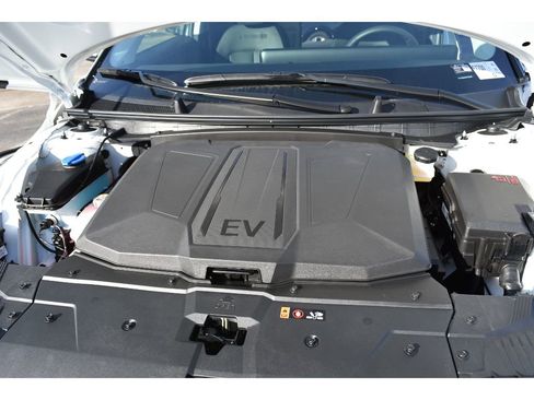 New 2026 Hyundai Ioniq 5 SEL image 9