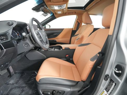 Certified 2025 Lexus ES 350 w/ Premium Package FWD image 9