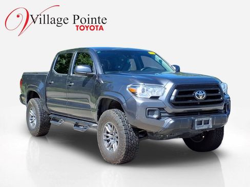 Used 2022 Toyota Tacoma SR AWD/4WD image 2