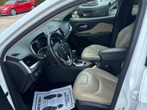 Used 2016 Jeep Cherokee Limited FWD image 10