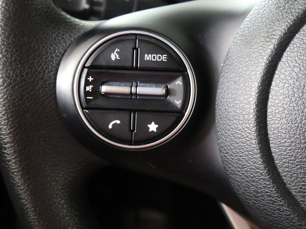 Used 2023 Kia Soul LX w/ LX Technology Package FWD image 34