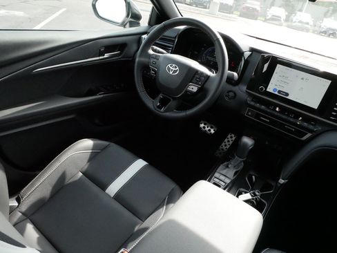 Certified 2026 Toyota Camry SE FWD image 9