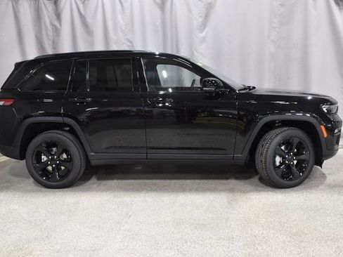 New 2025 Jeep Grand Cherokee L Limited w/ Luxury Tech Group II image 7