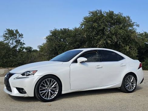 Used 2015 Lexus IS 250 w/ Premium Package RWD image 3