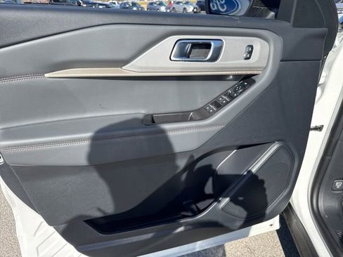 New 2026 Ford Explorer Active w/ Active Comfort Package image 11