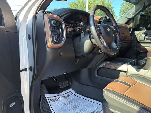 Used 2022 Chevrolet Silverado 2500 High Country w/ LPO, Hitch Package AWD/4WD image 17