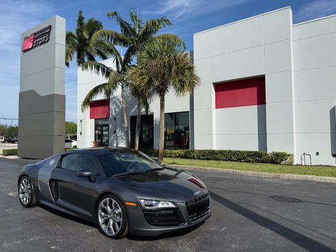 Used 2010 Audi R8 V10 AWD/4WD image 1