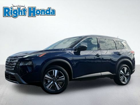 Used 2026 Nissan Rogue SL FWD image 2