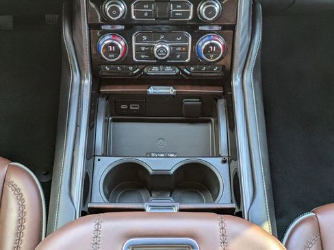 Used 2023 GMC Yukon Denali Ultimate image 23