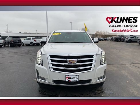 Used 2020 Cadillac Escalade ESV Premium Luxury image 13