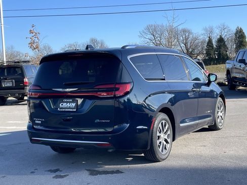Used 2023 Chrysler Pacifica Pinnacle image 7