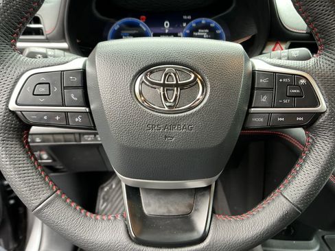 Used 2025 Toyota Sienna XSE w/ XSE Plus Package AWD/4WD image 14