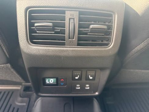 Used 2024 Nissan Rogue Platinum w/ Platinum Premium Package AWD/4WD image 26