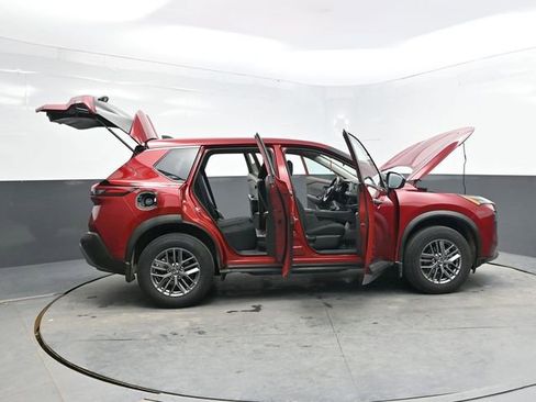 Used 2023 Nissan Rogue S AWD/4WD image 44