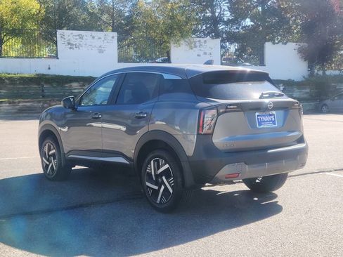 Certified 2025 Nissan Kicks SV image 5