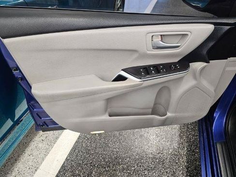 Used 2015 Toyota Camry SE FWD image 27