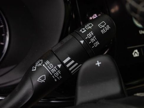 Used 2023 Buick Envision Avenir image 13